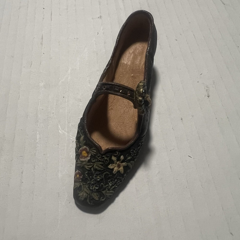 Popular Imports Nostalgia Miniature Shoe Figurine 2000–Embroidered Floral Design